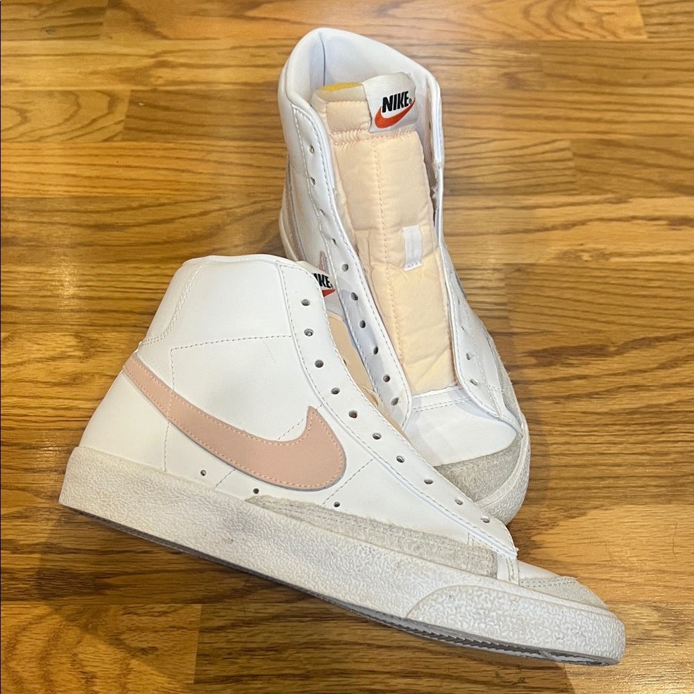Nike White and Light Pink High-Tops